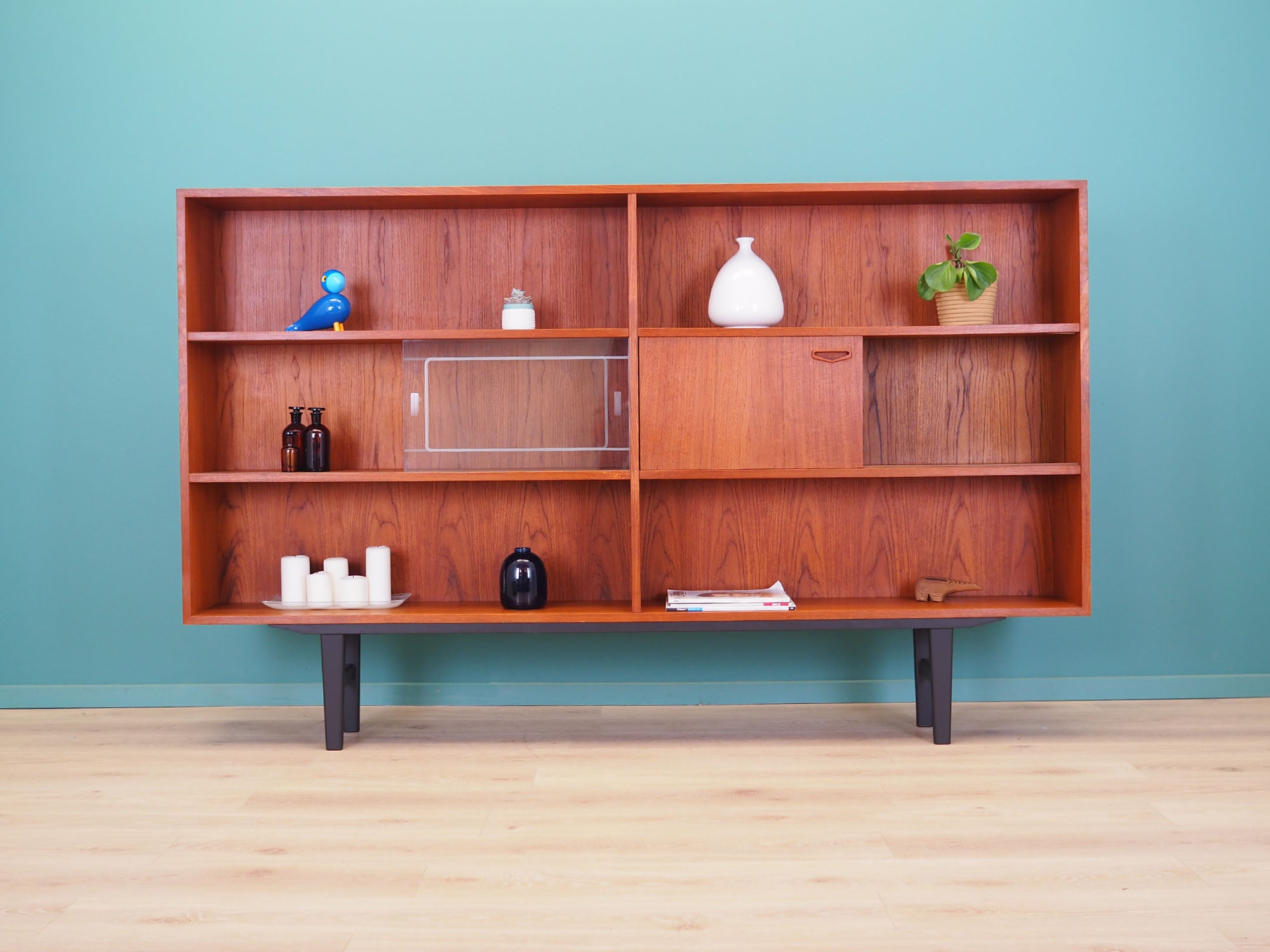 Teak_bookcase_Danish_design_1970s_manufacturer_Clausen_S_n