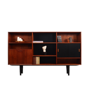 Teak_bookcase_Danish_design_1970s_production_Denmark