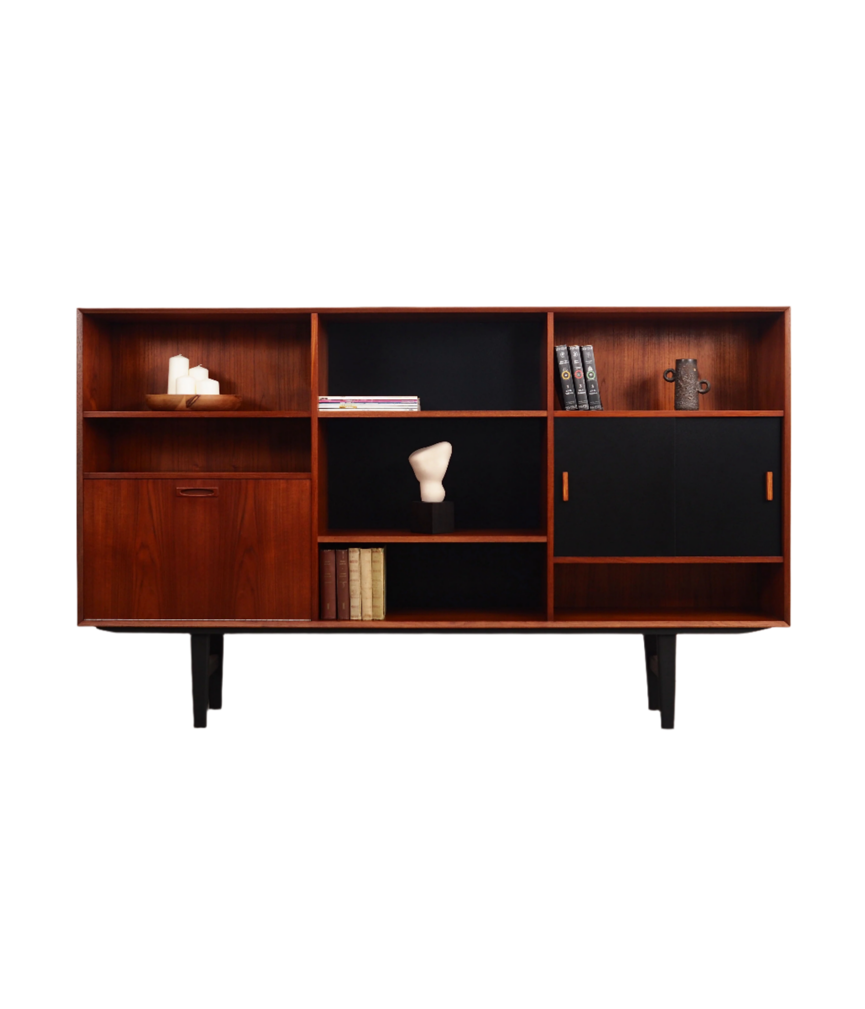 Teak_bookcase_Danish_design_1970s_production_Denmark