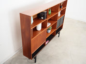 Teak_bookcase_in_Danish_design_1970s_production_Denmark