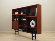 Teak_bookcase_in_Danish_design_from_1970s_production_Denmark