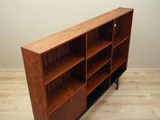 Teak_bookcase_in_Danish_design_from_1970s_production_Denmark