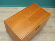 Teak_cabinet_Danish_design_1960s