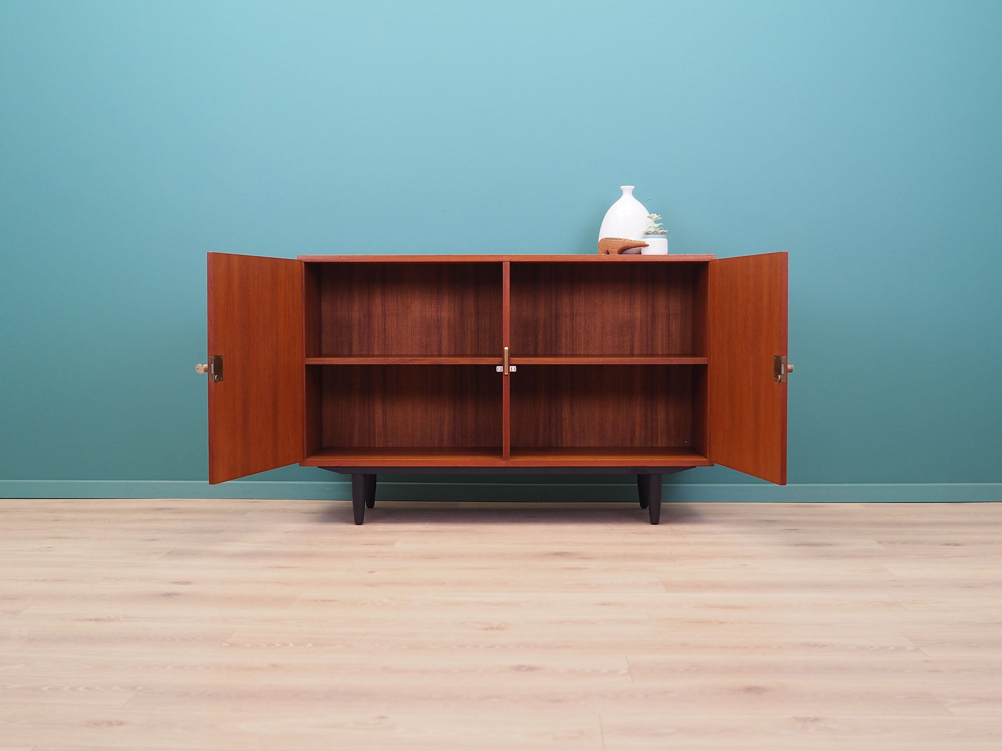 Teak_cabinet_Danish_design_1970s