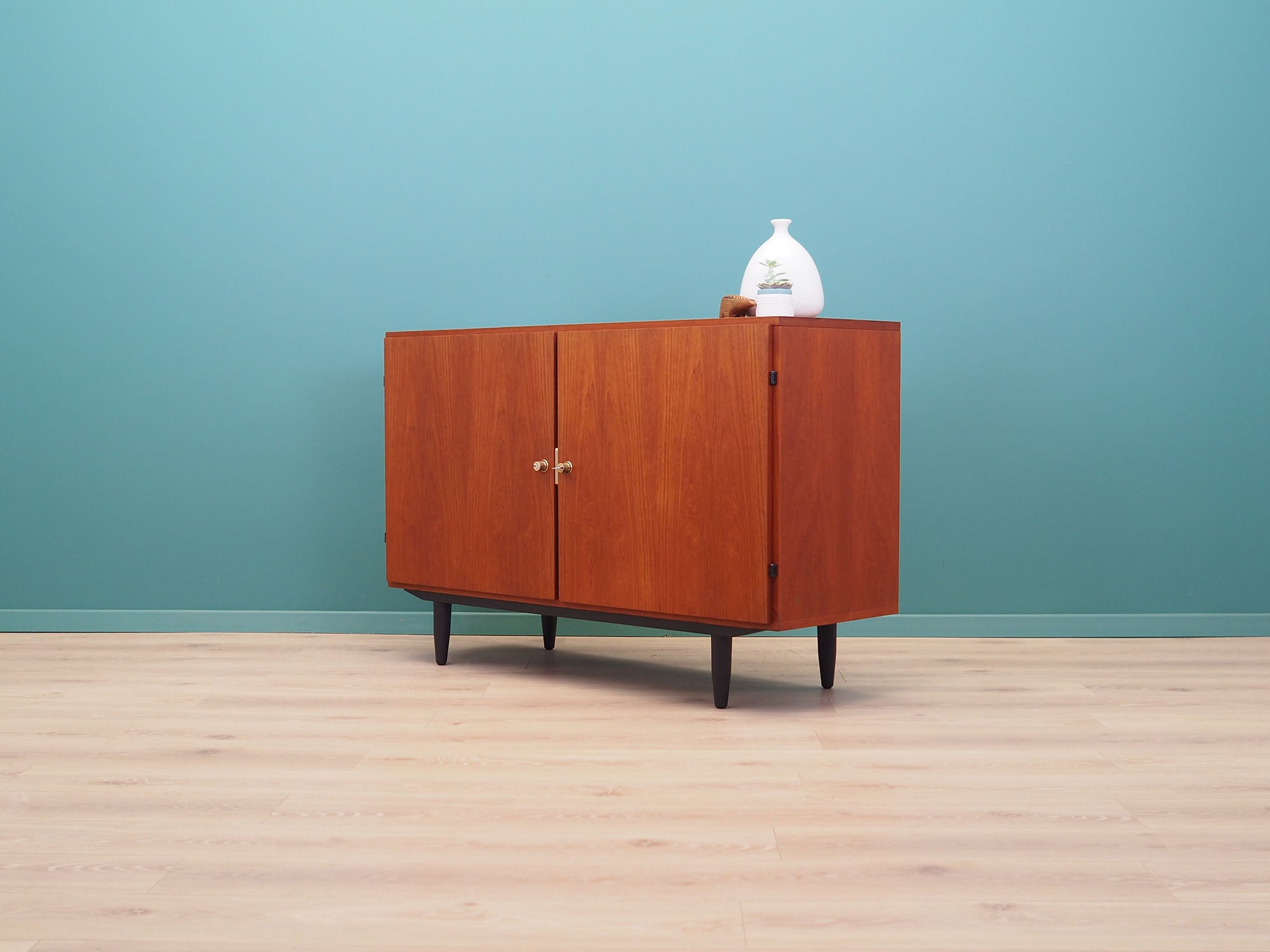 Teak_cabinet_Danish_design_1970s