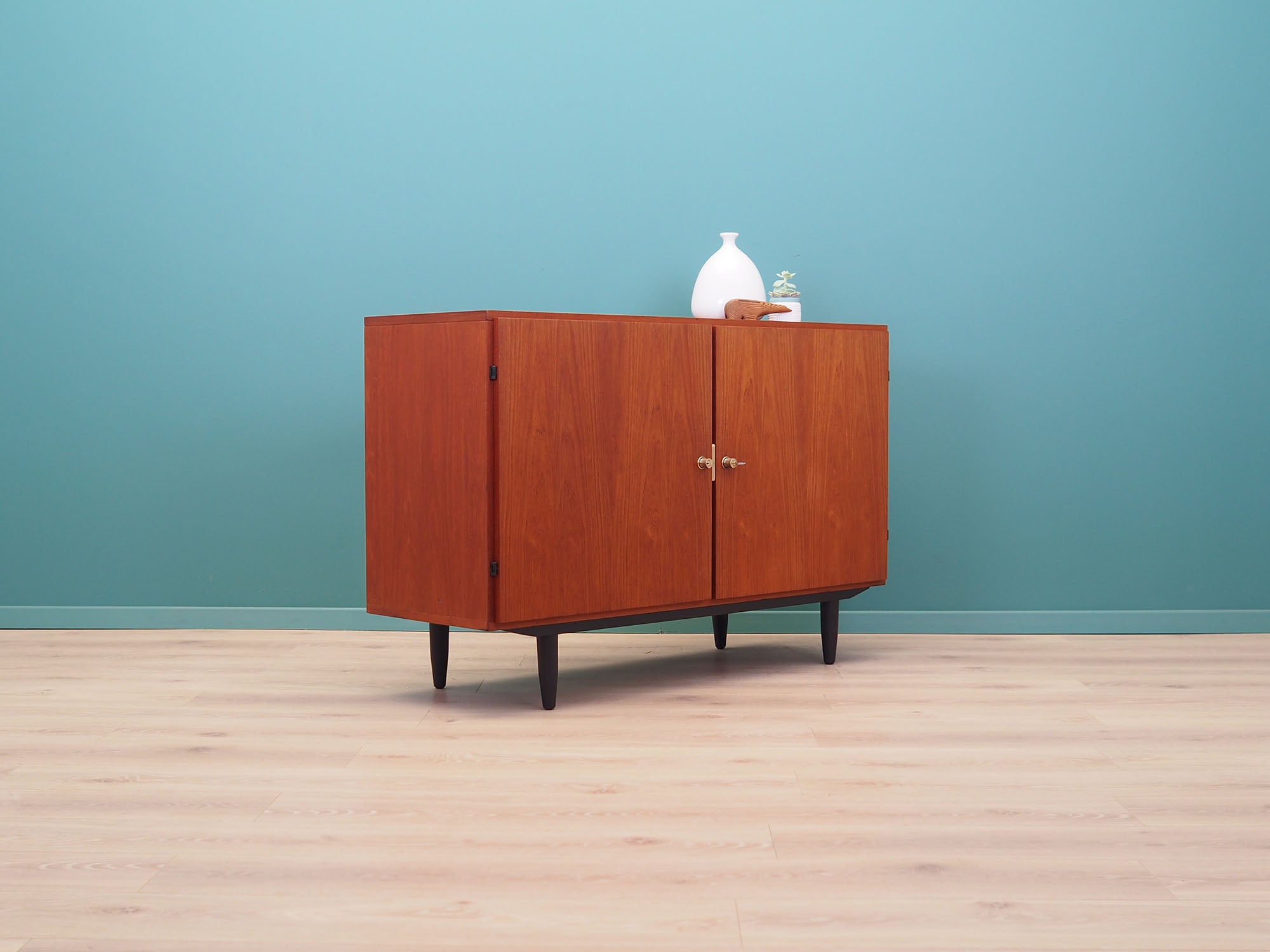 Teak_cabinet_Danish_design_1970s