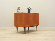 Teak_cabinet_Danish_design_1970s_production_Denmark