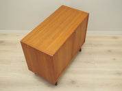 Teak_cabinet_Danish_design_from_1970s_production_Denmarkin
