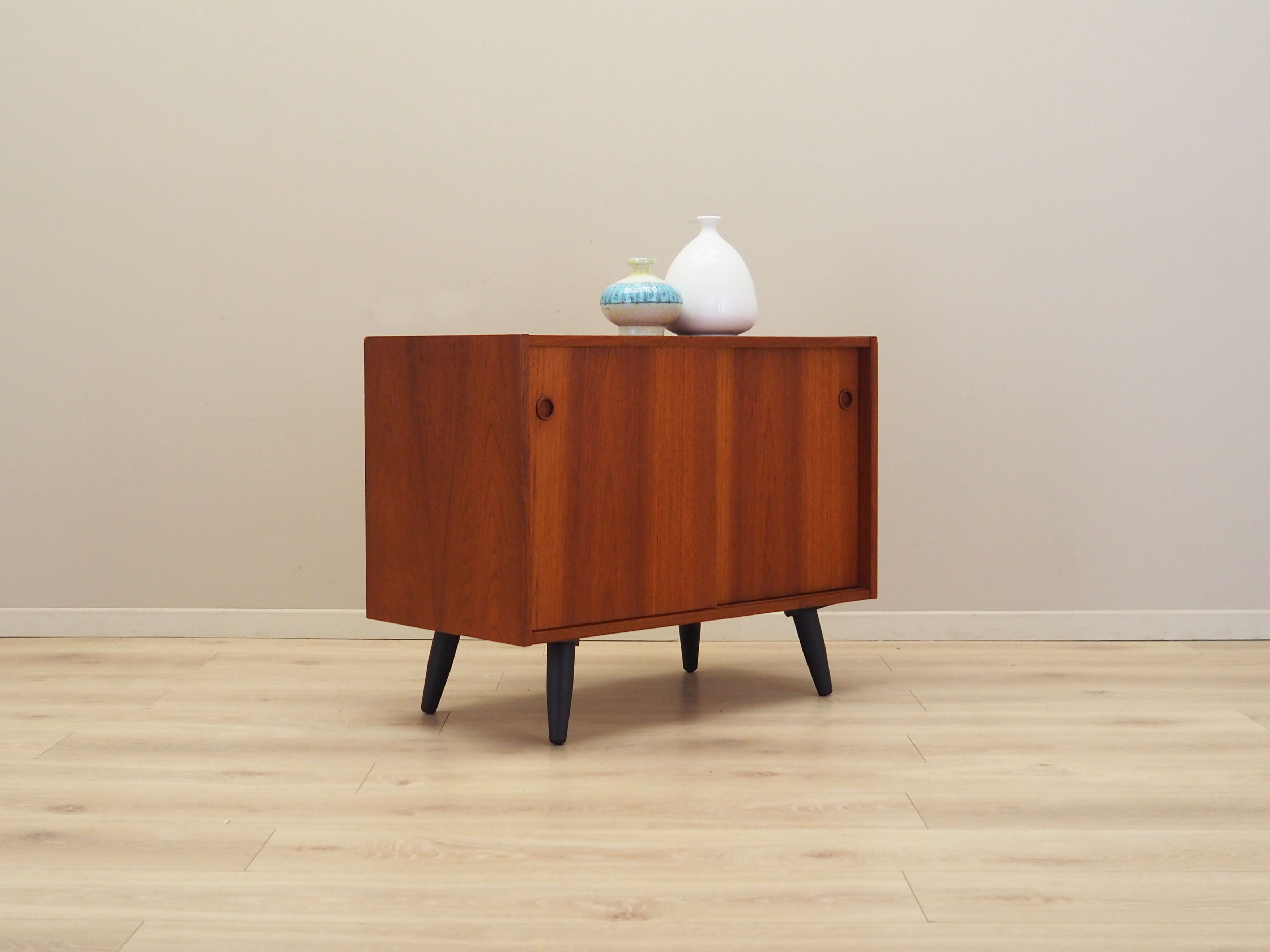Teak_cabinet,_Danish_design,_1970s,_production:_Denmark