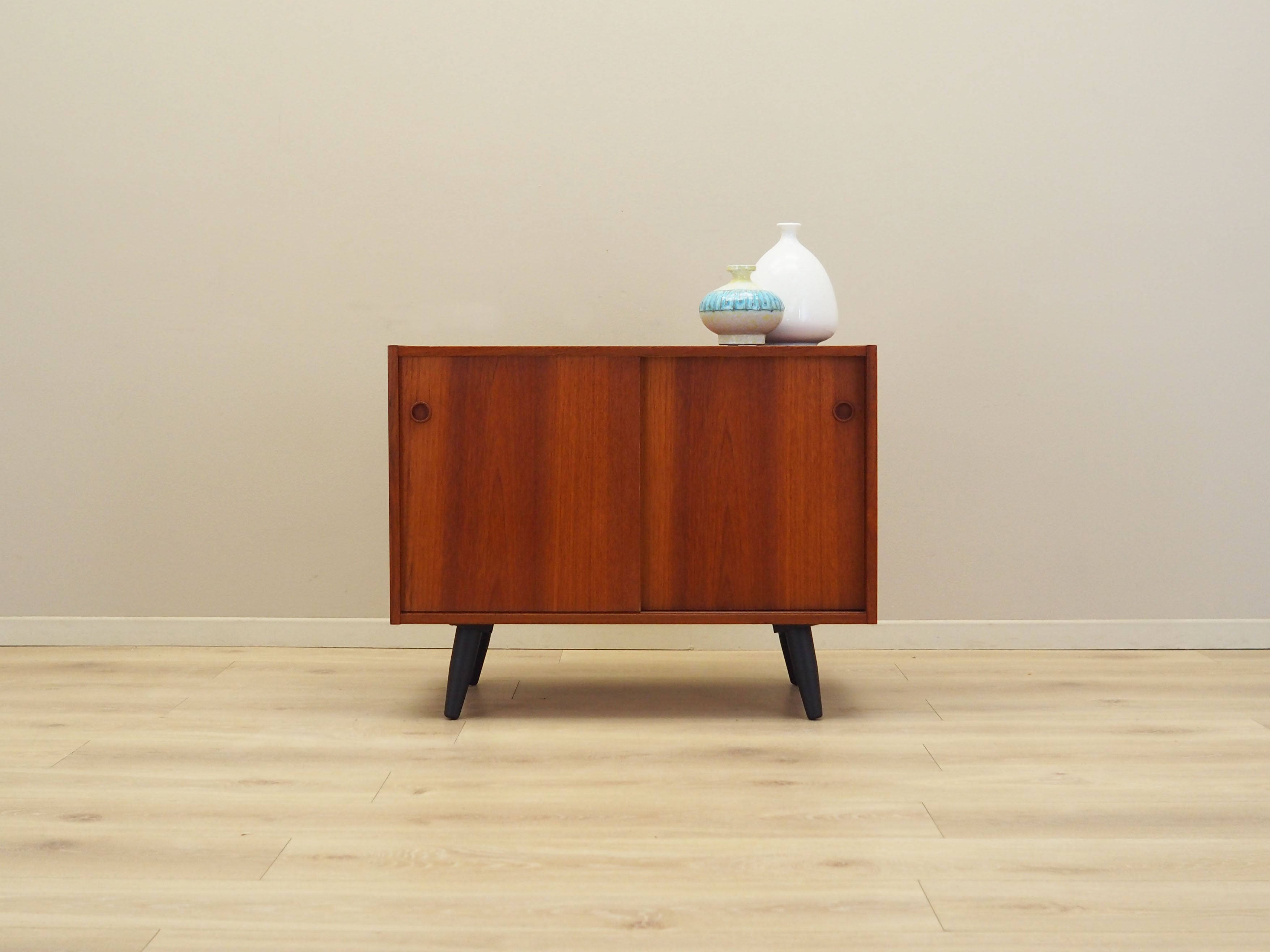 Teak_cabinet,_Danish_design,_1970s,_production:_Denmark