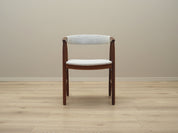 Teak_chair_in_Danish_design_1970s_production_Denmark