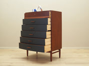 Teak_chest_of_drawers_in_Danish_design_1970s_production_Denmark