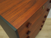 Teak_chest_of_drawers_in_Danish_design_from_1970s_production_Denmark