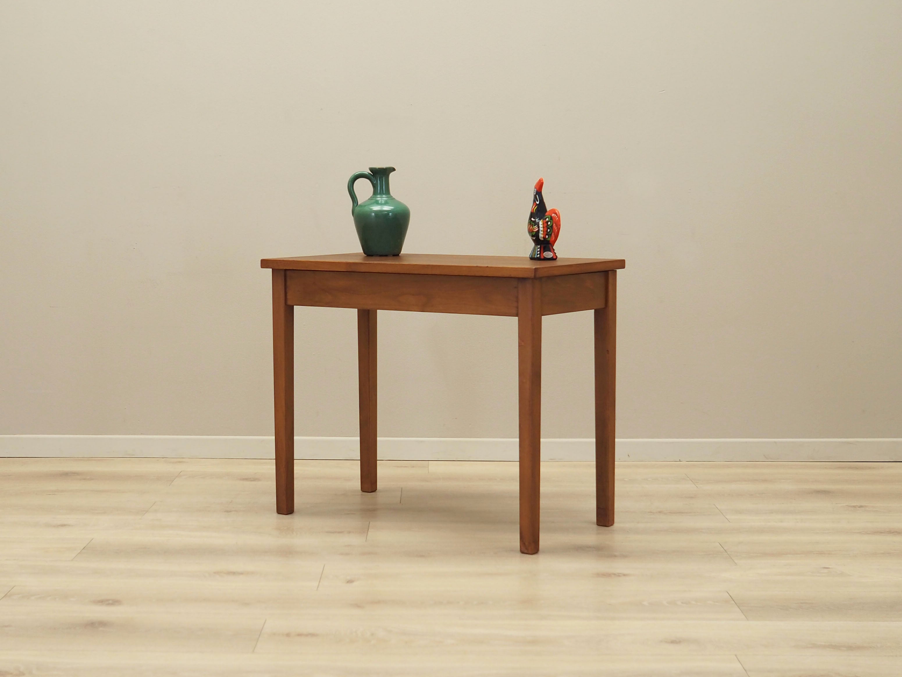 Teak_coffee_table_Danish_design_1970s
