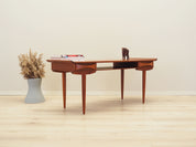 Teak_coffee_table_Danish_design_1970s_production_Denmark