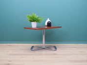 Teak_coffee_table_in_Danish_design_1970s_production_Denmark