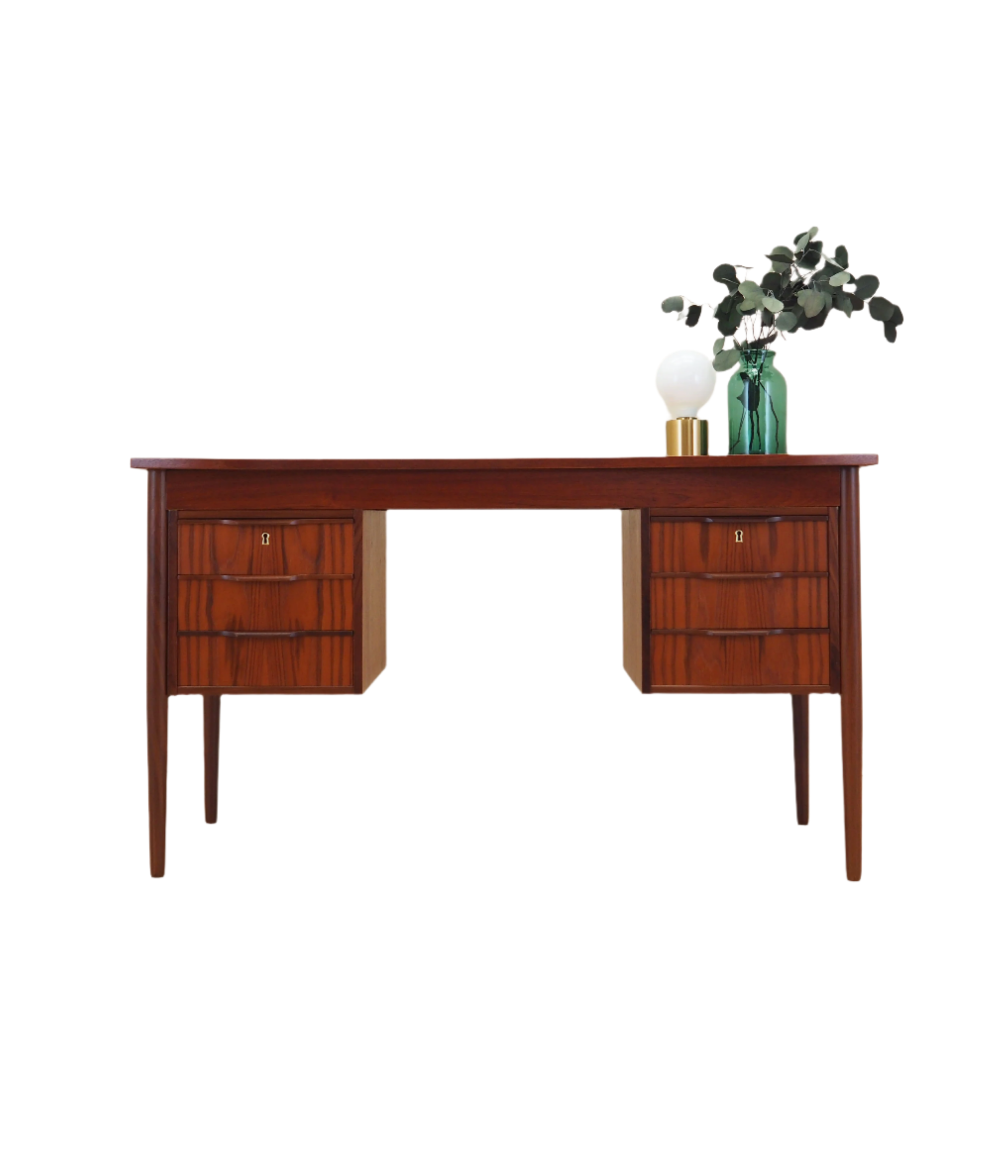 Teak_desk_Danish_design_1960s_production_Denmark