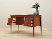Teak_desk_Danish_design_1960s_production_Denmark