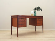 Teak_desk_Danish_design_1960s_production_Denmark