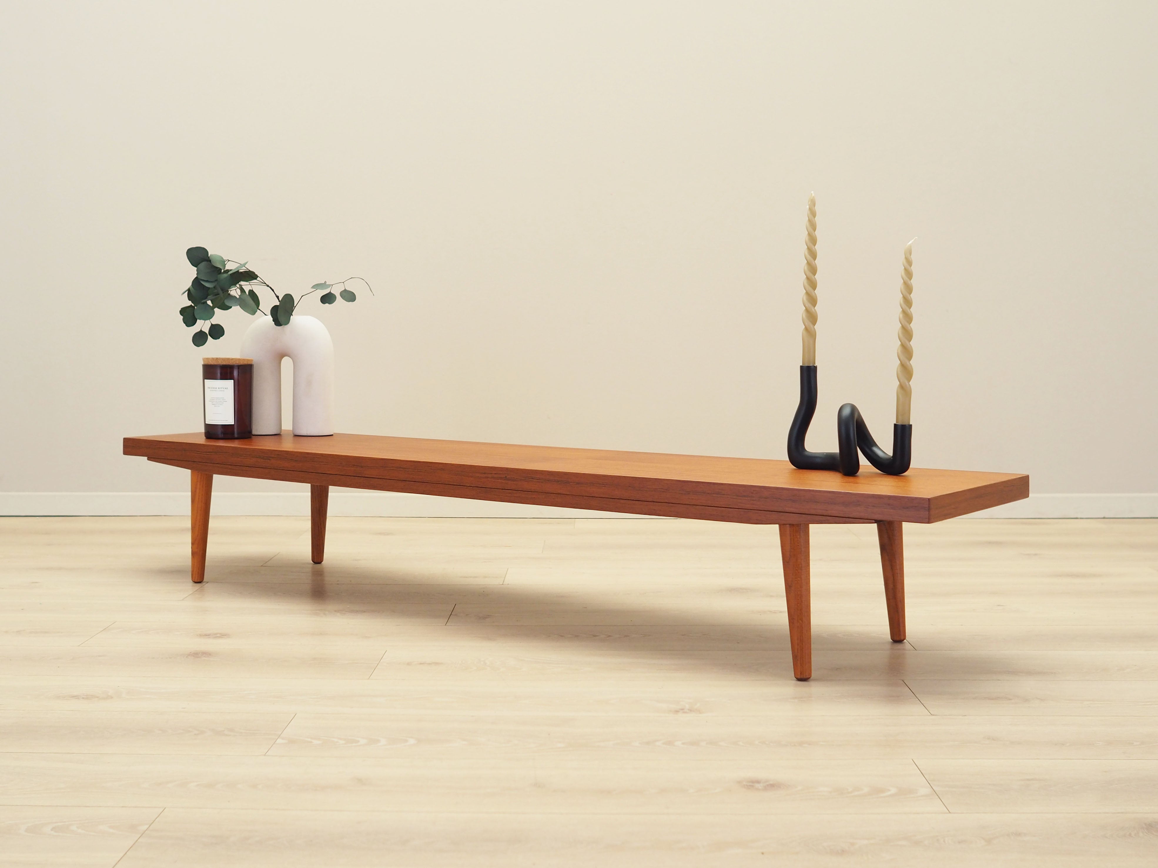 Teak_desk_Danish_design_1970s