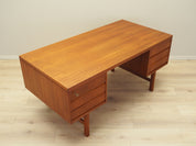 Teak_desk_Danish_design_1970s_production_Denmark