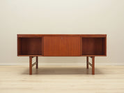 Teak_desk_Danish_design_1970s_production_Denmark