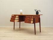 Teak_desk_Danish_design_from_1960s_production_Denmark