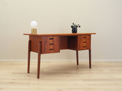 Teak_desk_Danish_design_from_1960s_production_Denmark
