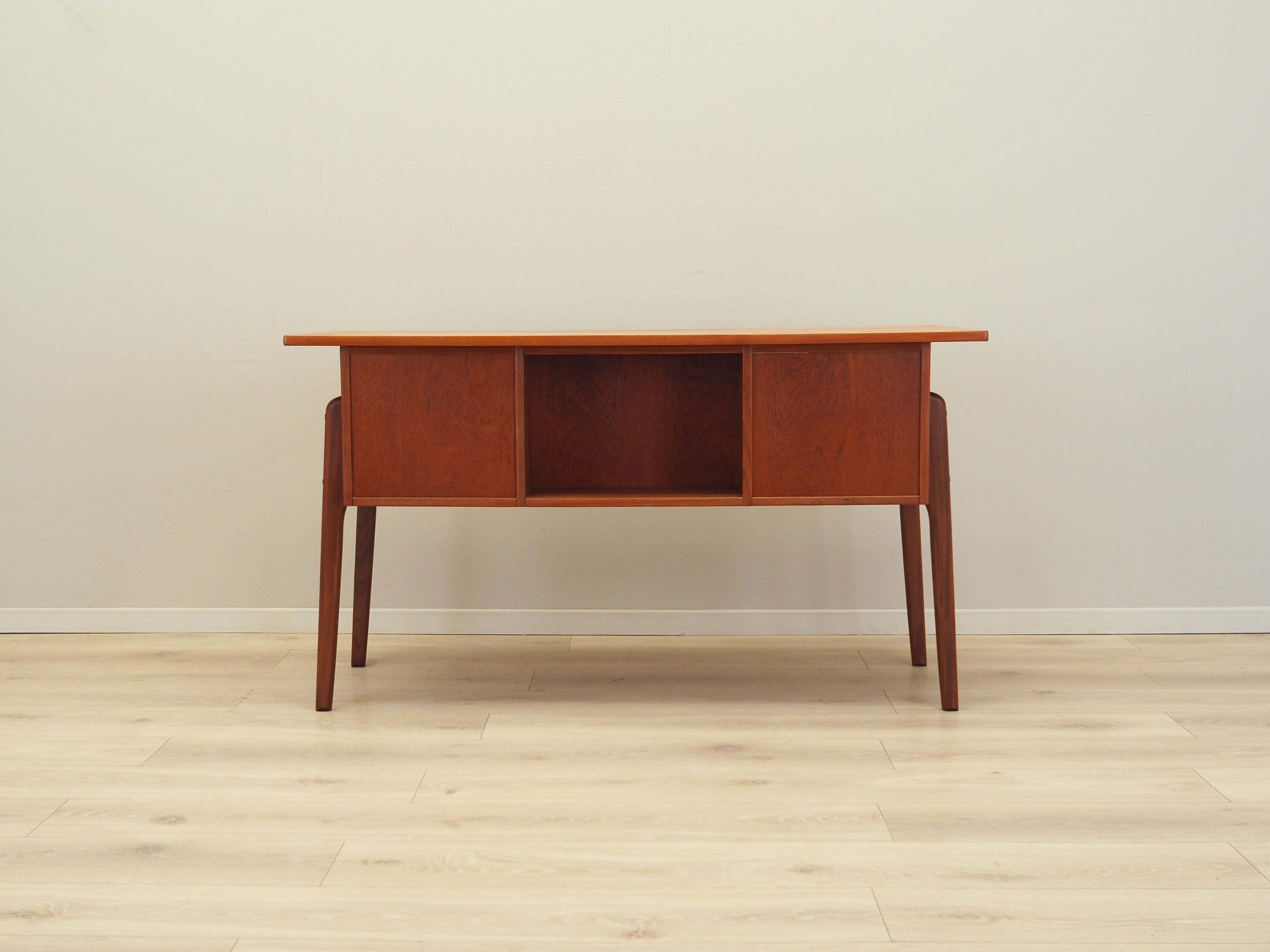 Teak_desk_Danish_design_from_1960s_production_Denmark