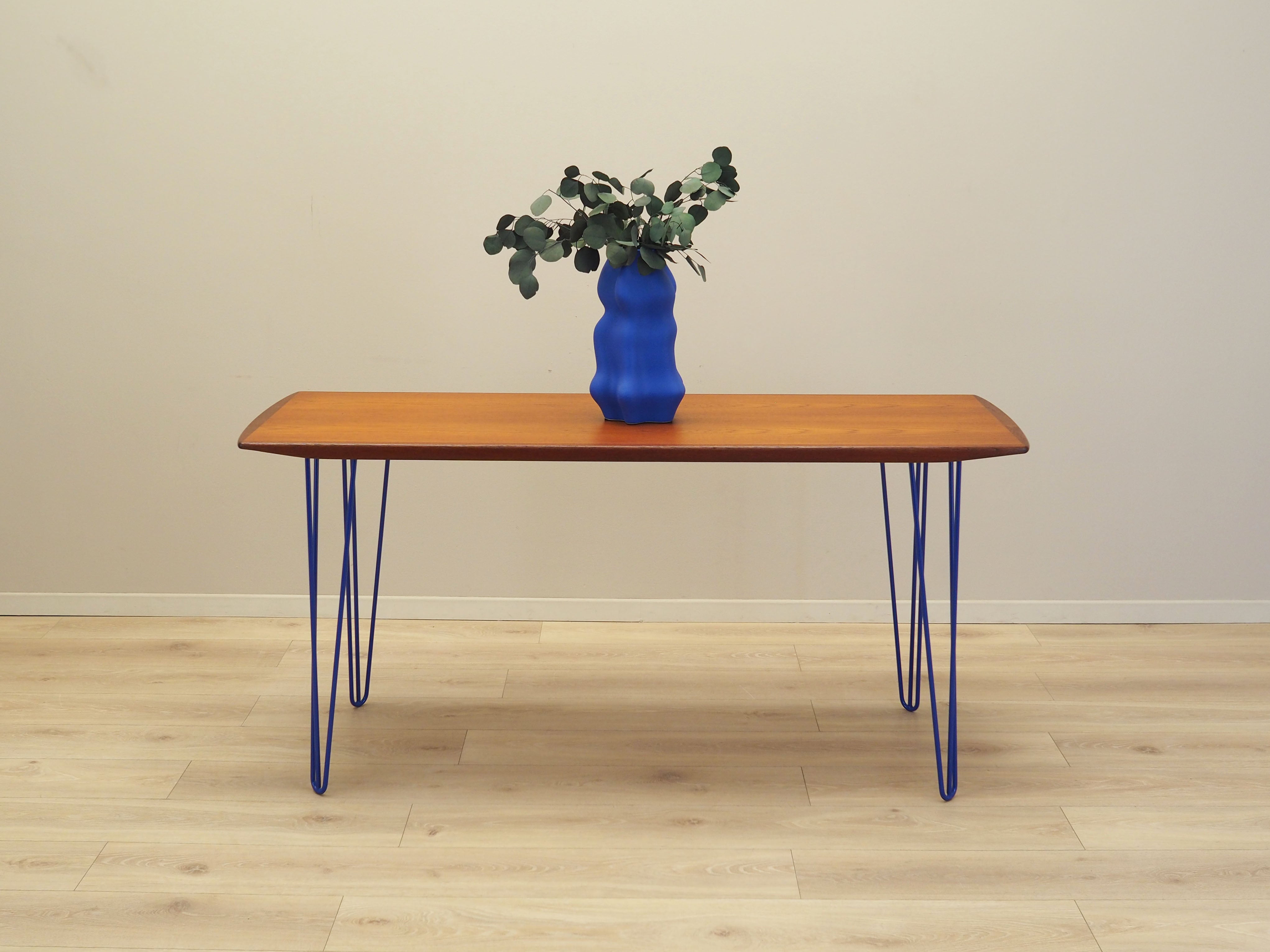 Teak_desk_Danish_design_from_1970s_production_Denmark