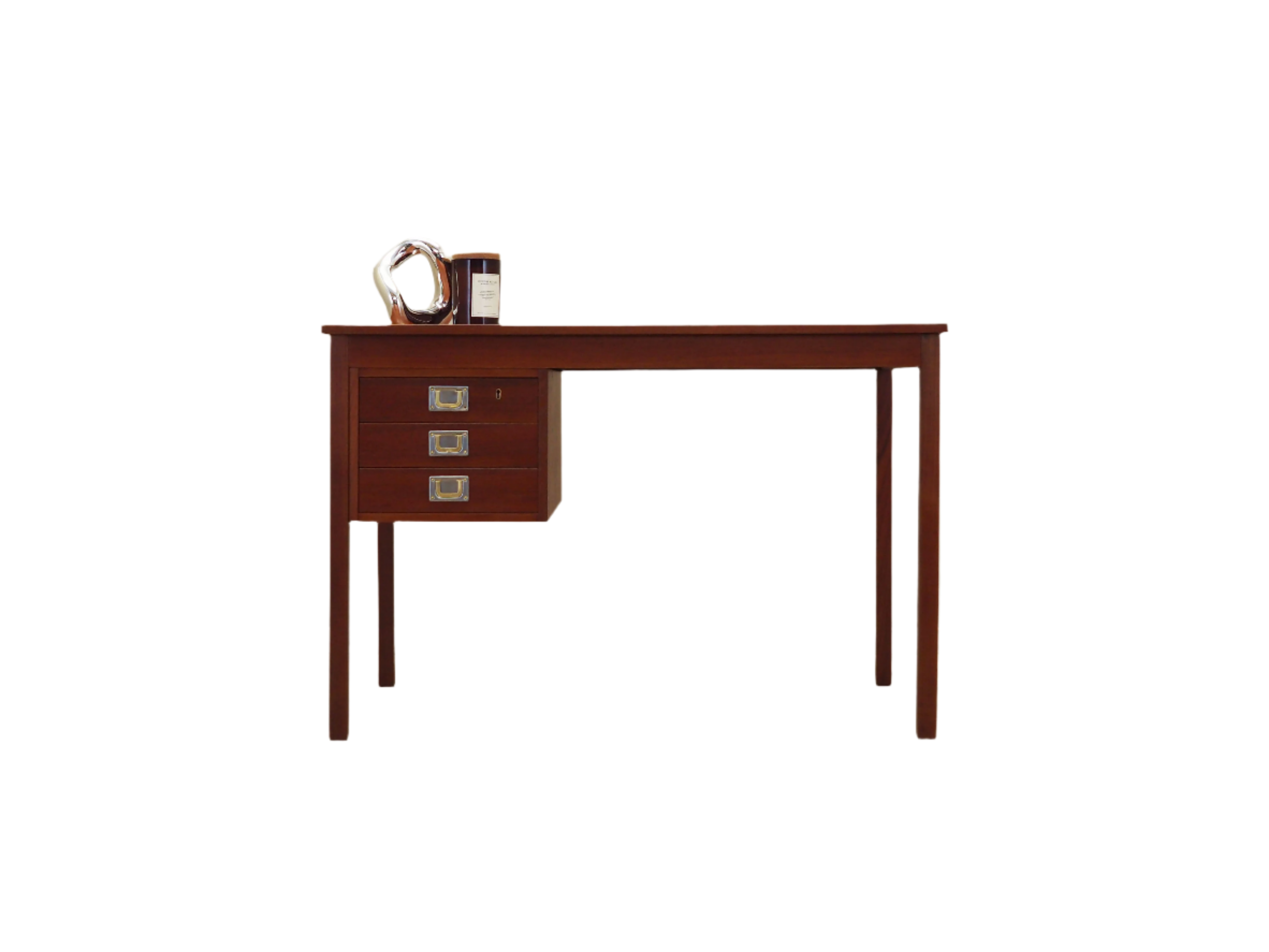 Teak_desk_in_Danish_design_from_1960s_production_Denmark