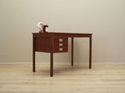 Teak_desk_in_Danish_design_from_1960s_production_Denmark