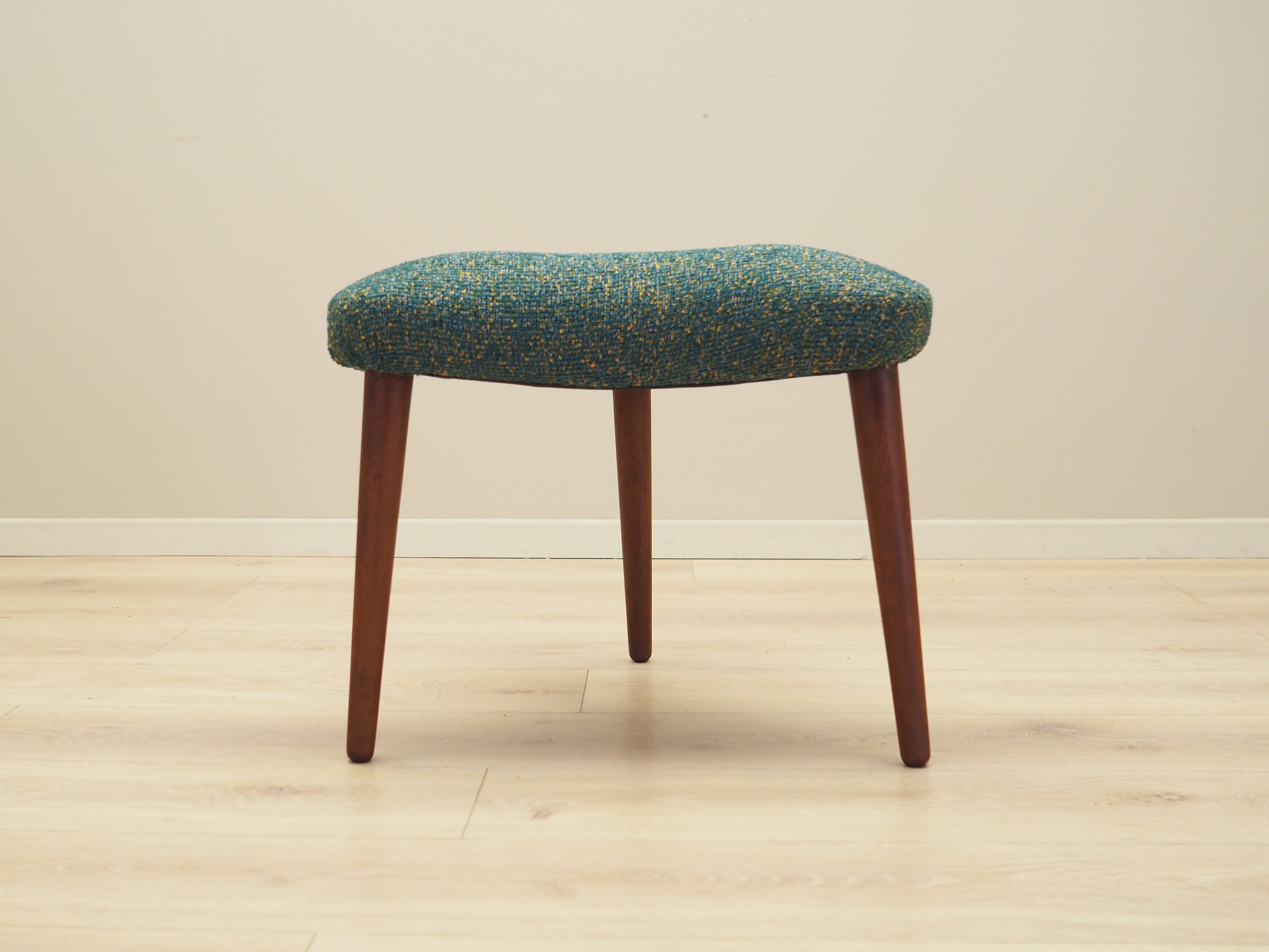 Teak_footrest_Danish_design_from_1970s_production_Denmark