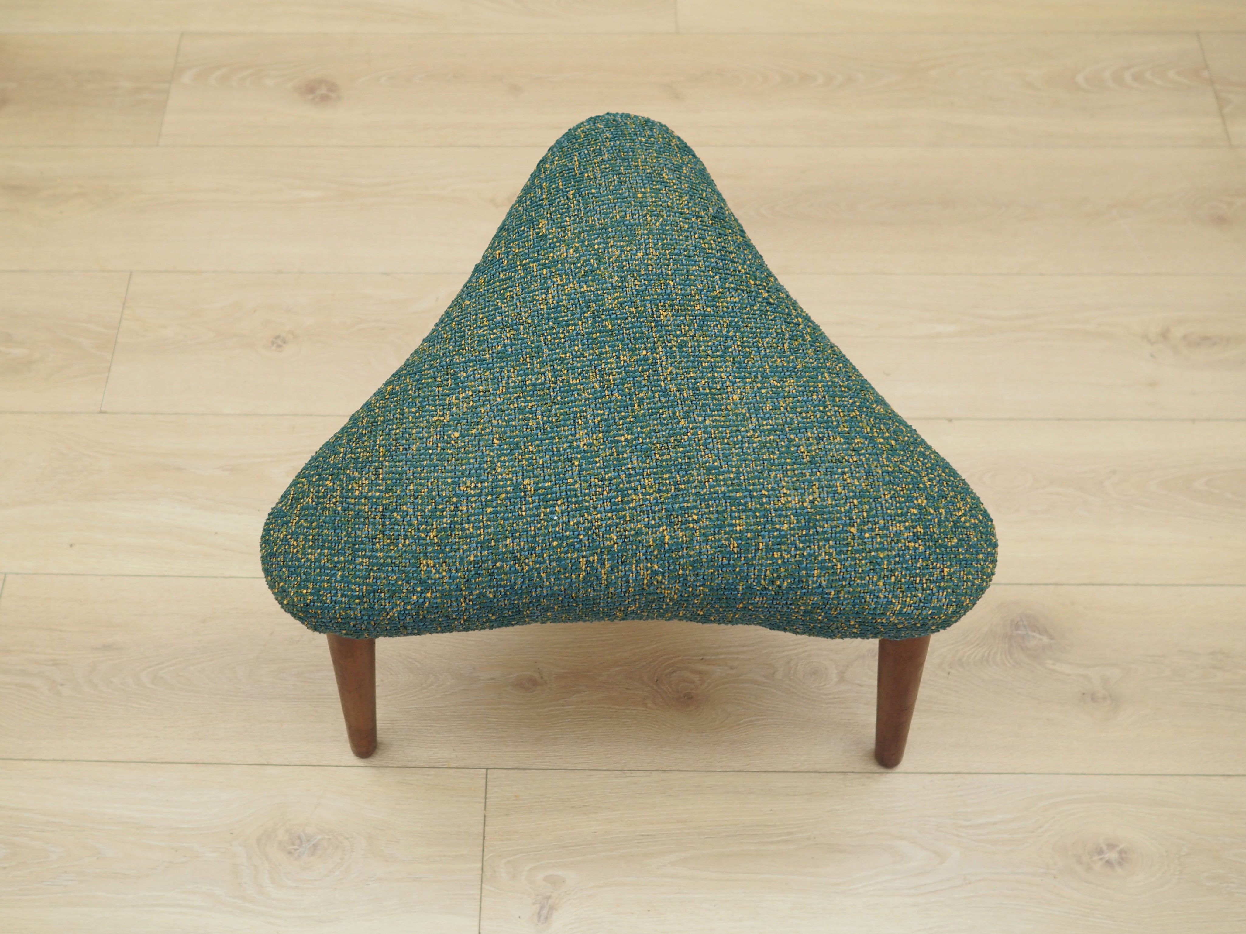 Teak_footrest_Danish_design_from_1970s_production_Denmark