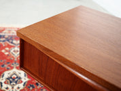 Teak_lowboard_Danish_design_1970s_production_Denmark