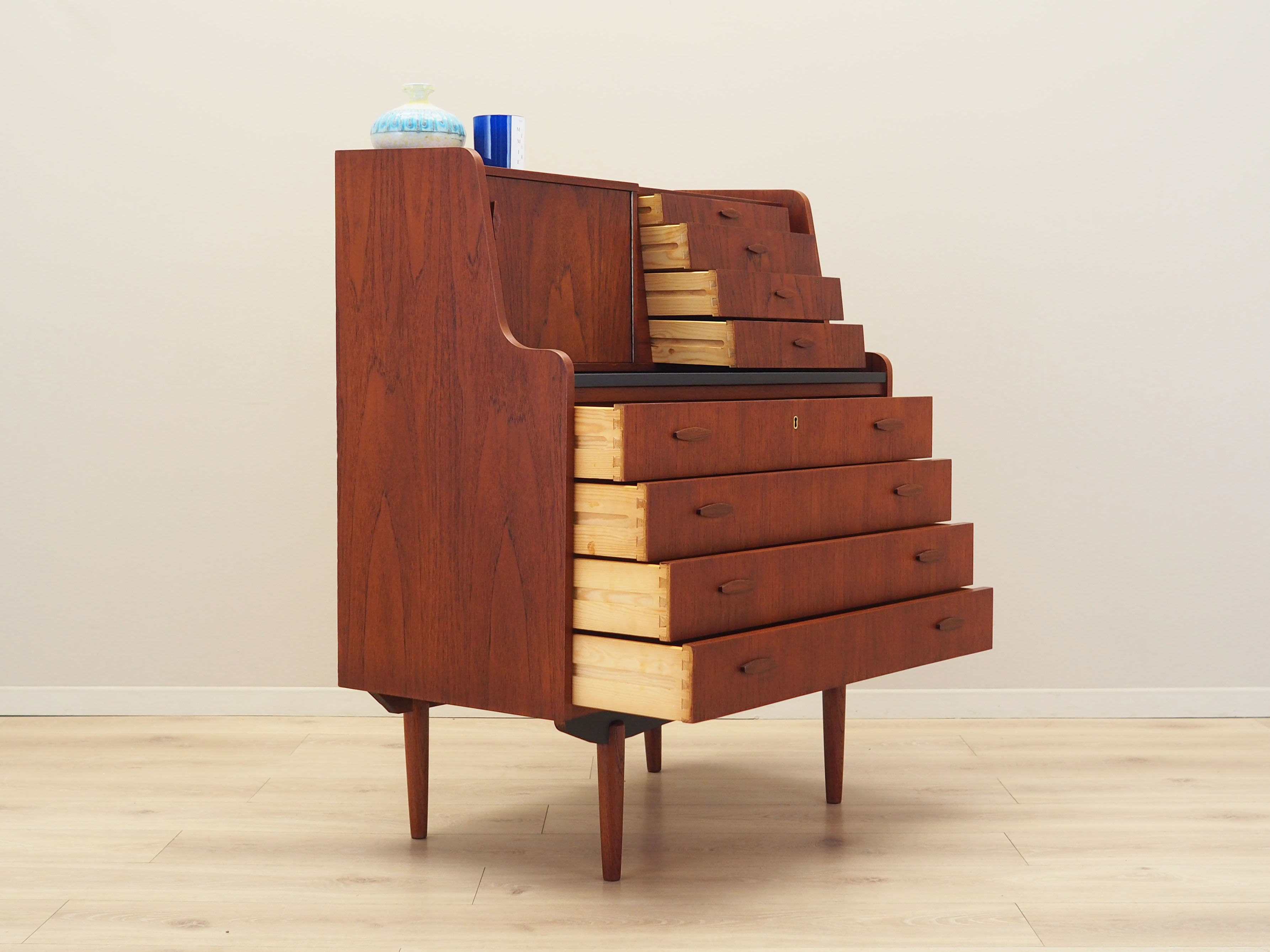 Teak_secretary_Danish_design_1970s