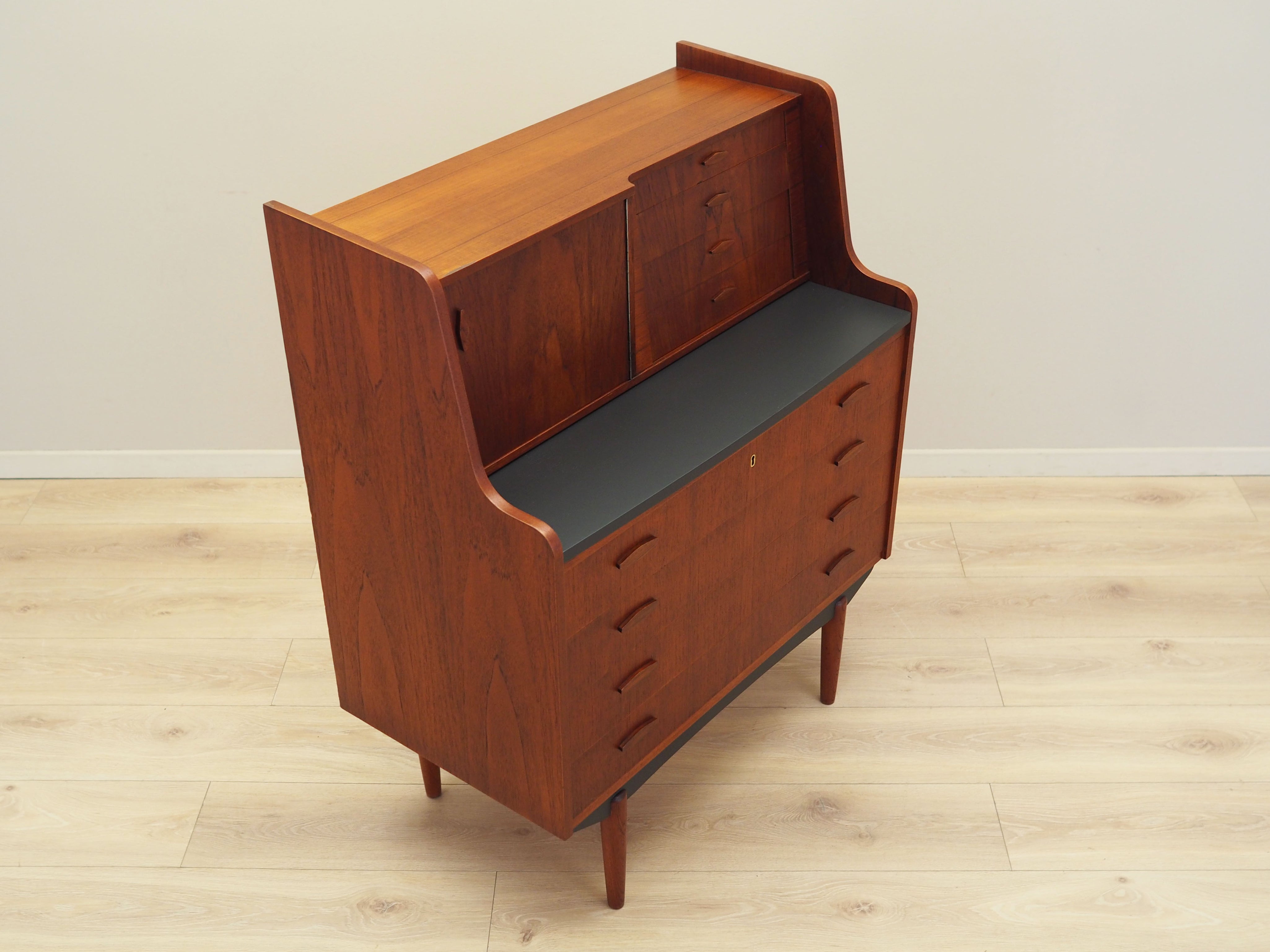 Teak_secretary_Danish_design_1970s
