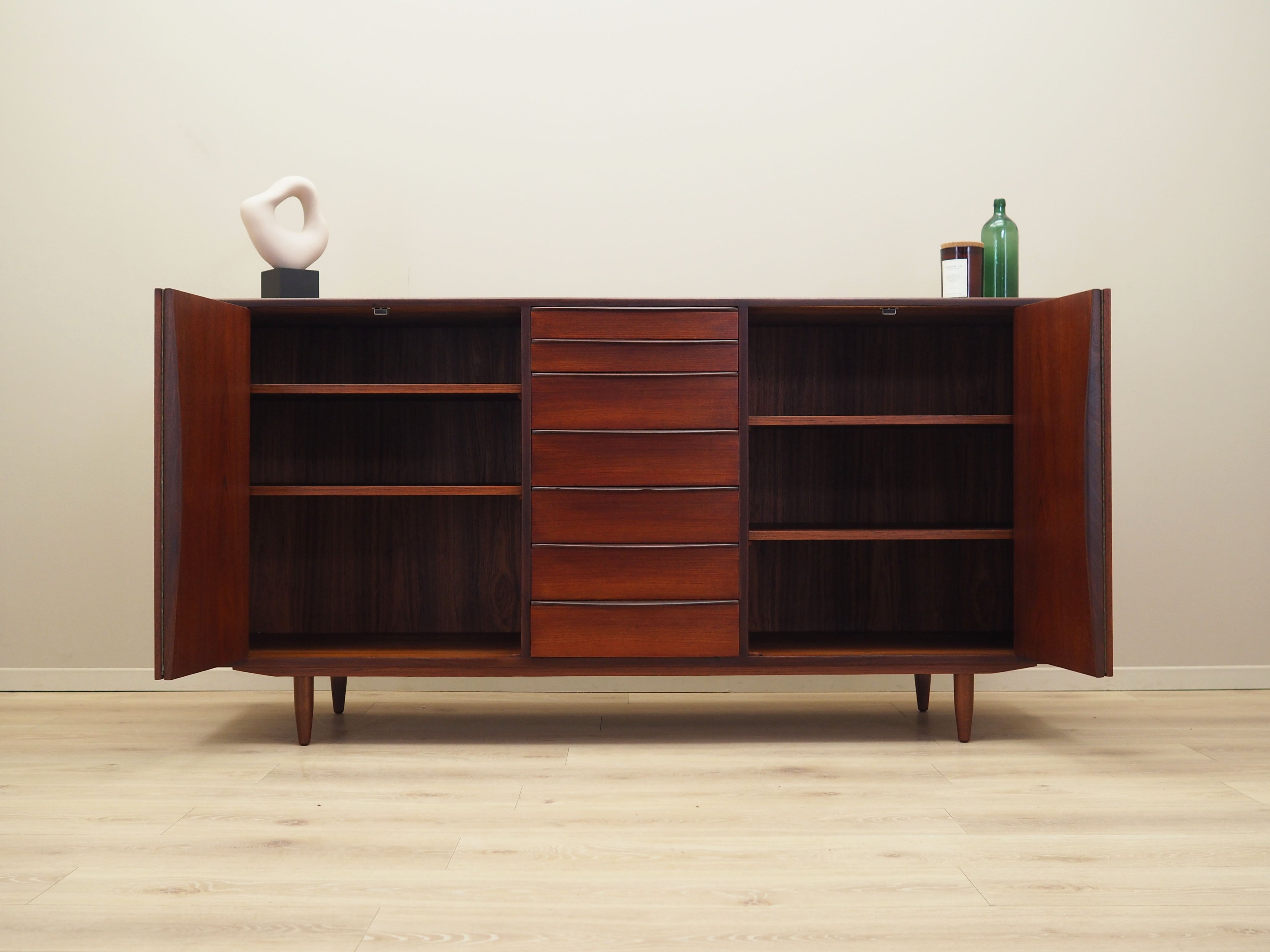 Teak_sideboard_Danish_design_1970s