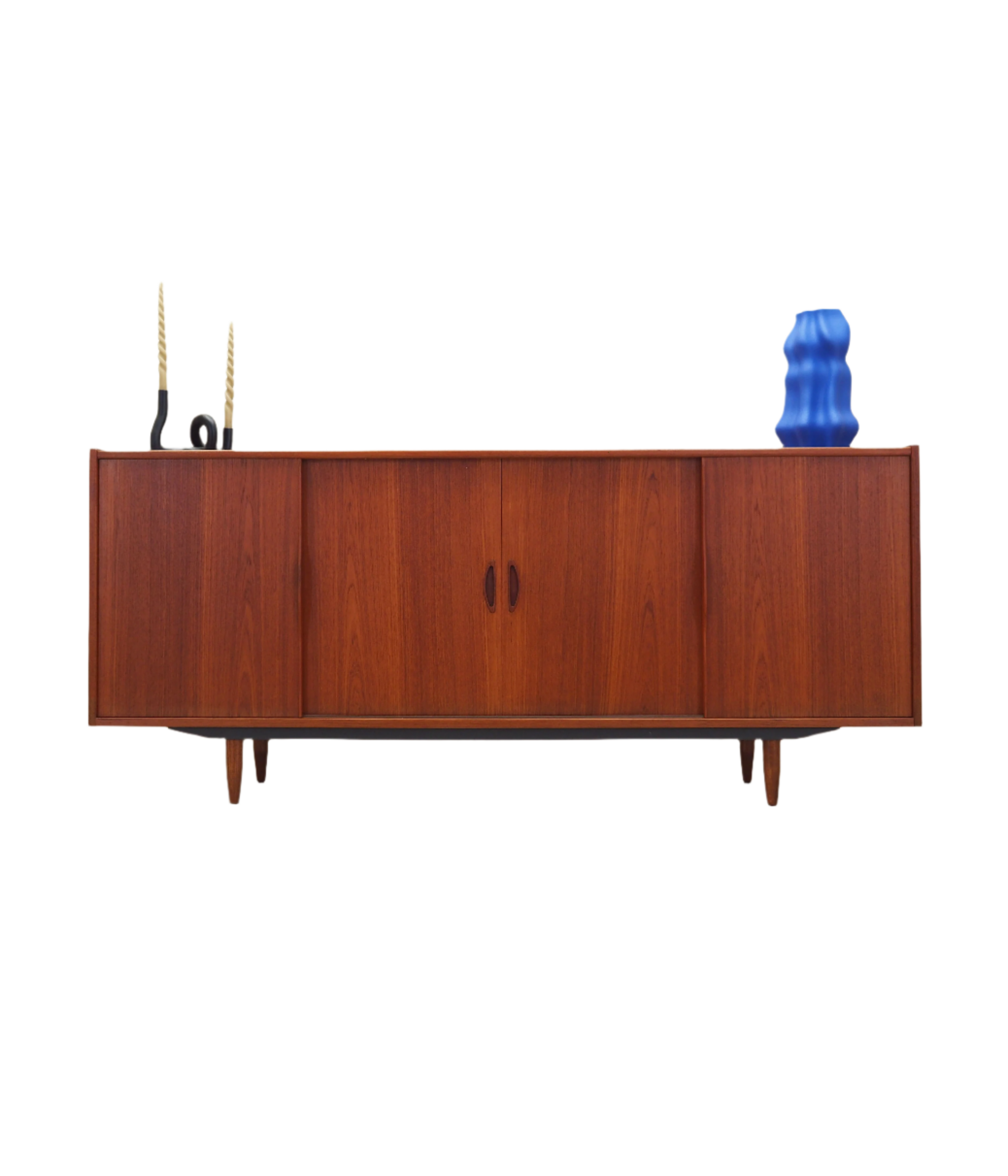Teak_sideboard_in_Danish_design_from_1970s