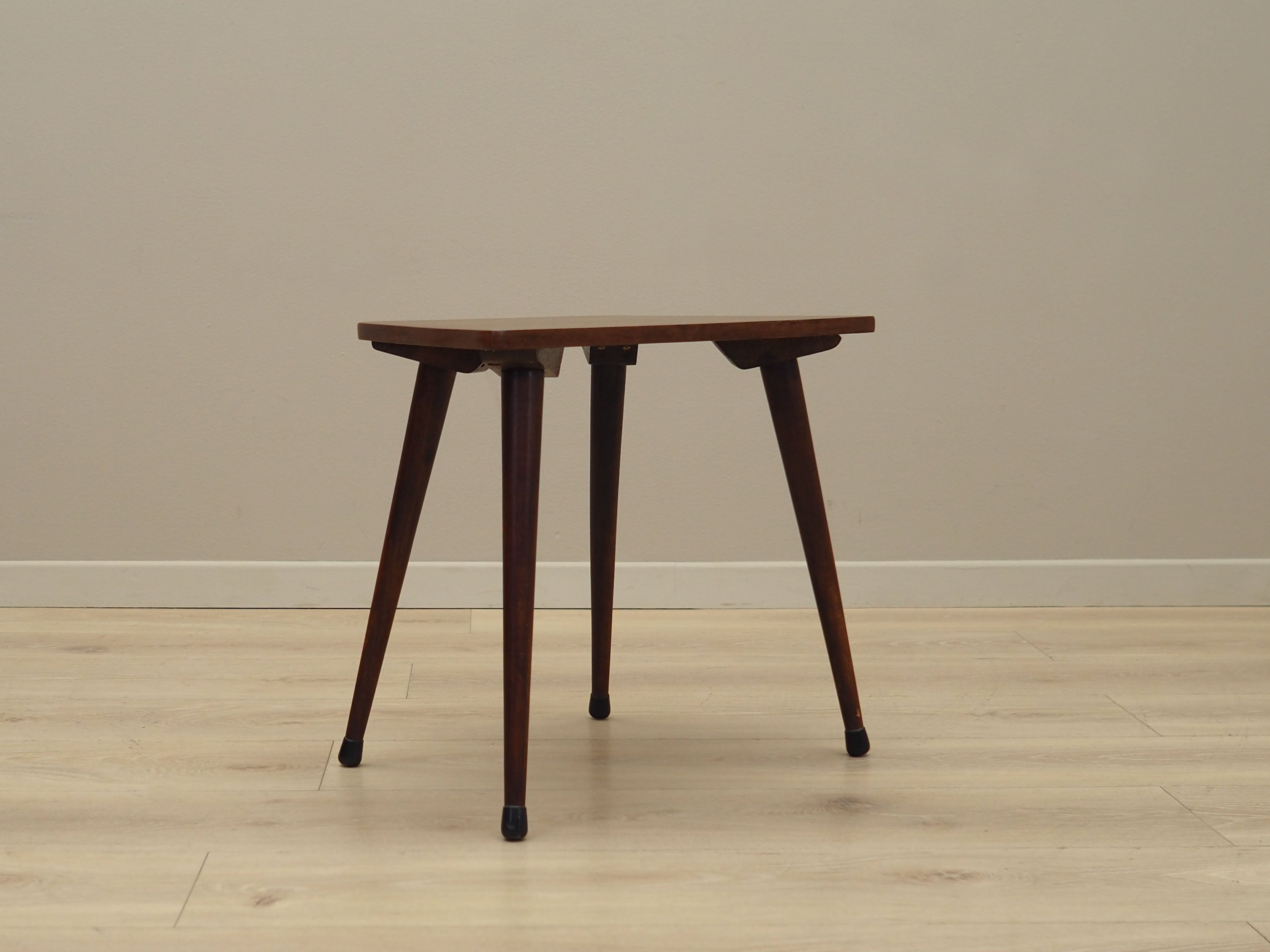 Teak_stool_Danish_design_1970s_production_Denmark