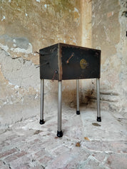 The_right_key_Side_Table