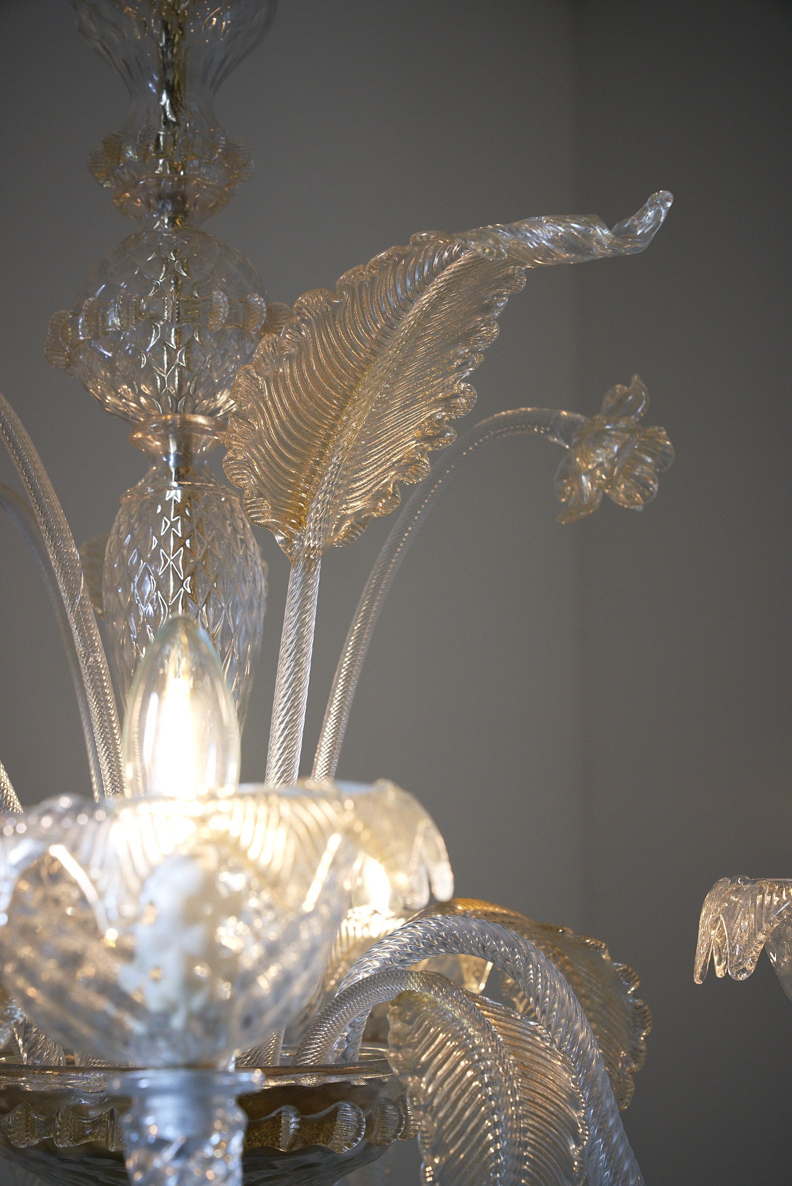 Upward_Glass_Chandelier_Murano