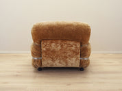 Velour_armchair_Italian_design_1970s_production_Italy