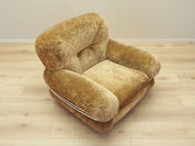 Velour_armchair_Italian_design_1970s_production_Italy