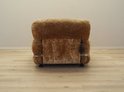 Velour_armchair_in_Italian_design_1970s_production_Italy