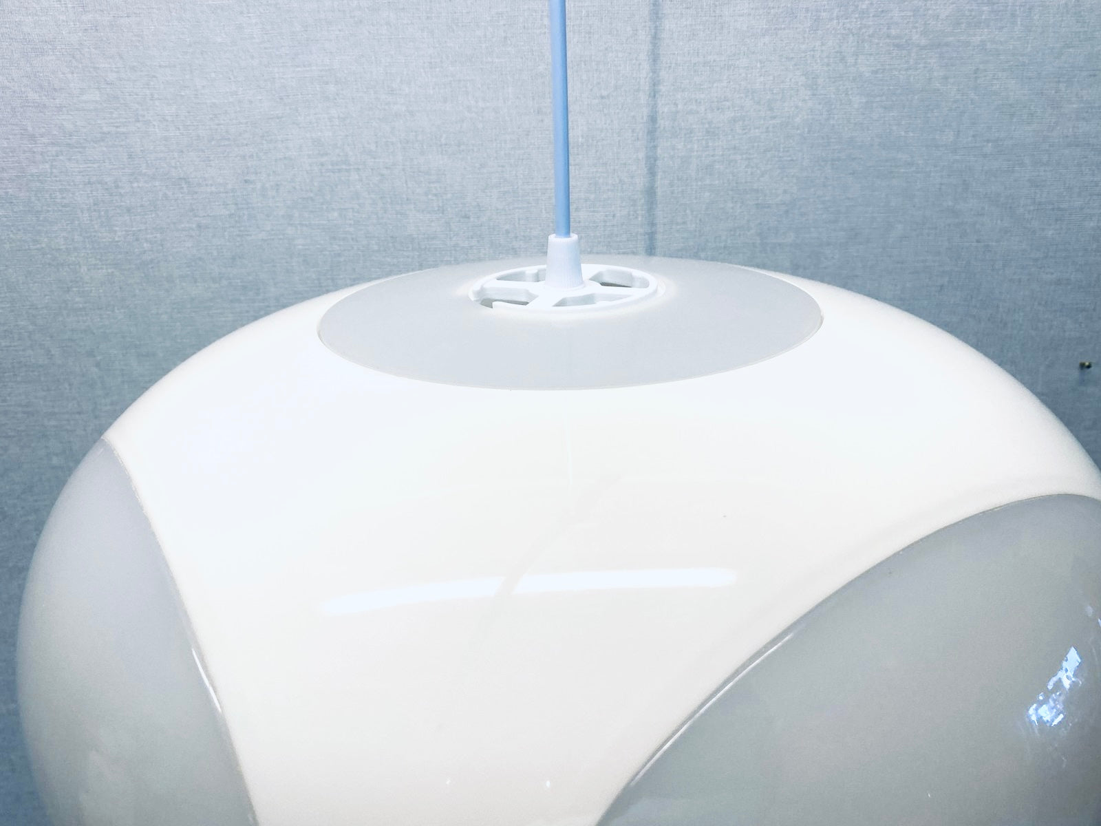 Vintage_Colani_Ufo_Ceiling_Lamp_in_All_White_Plastic_from_Massiv_Belgium_1970s