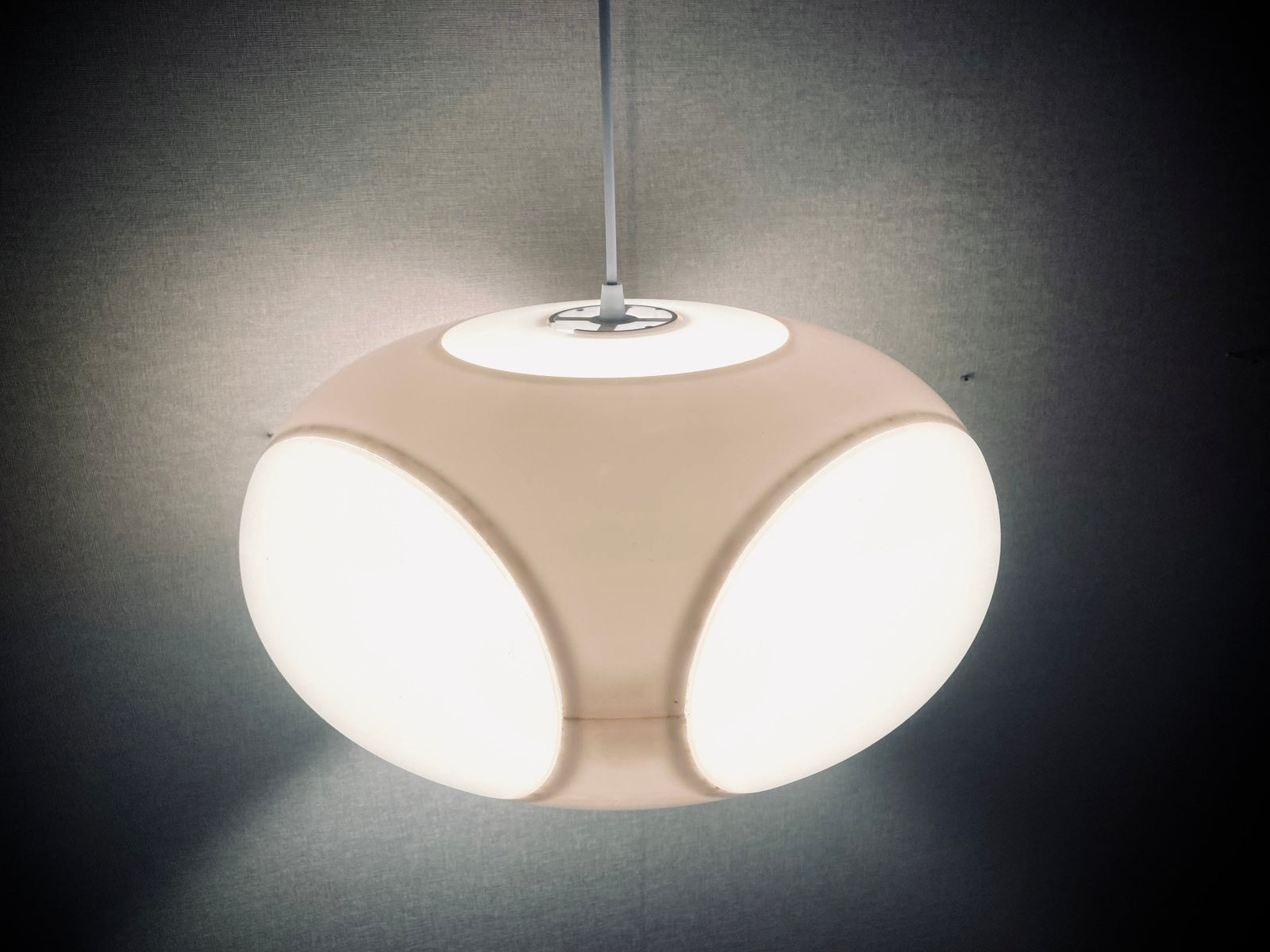 Vintage_Colani_Ufo_Ceiling_Lamp_in_All_White_Plastic_from_Massiv_Belgium_1970s