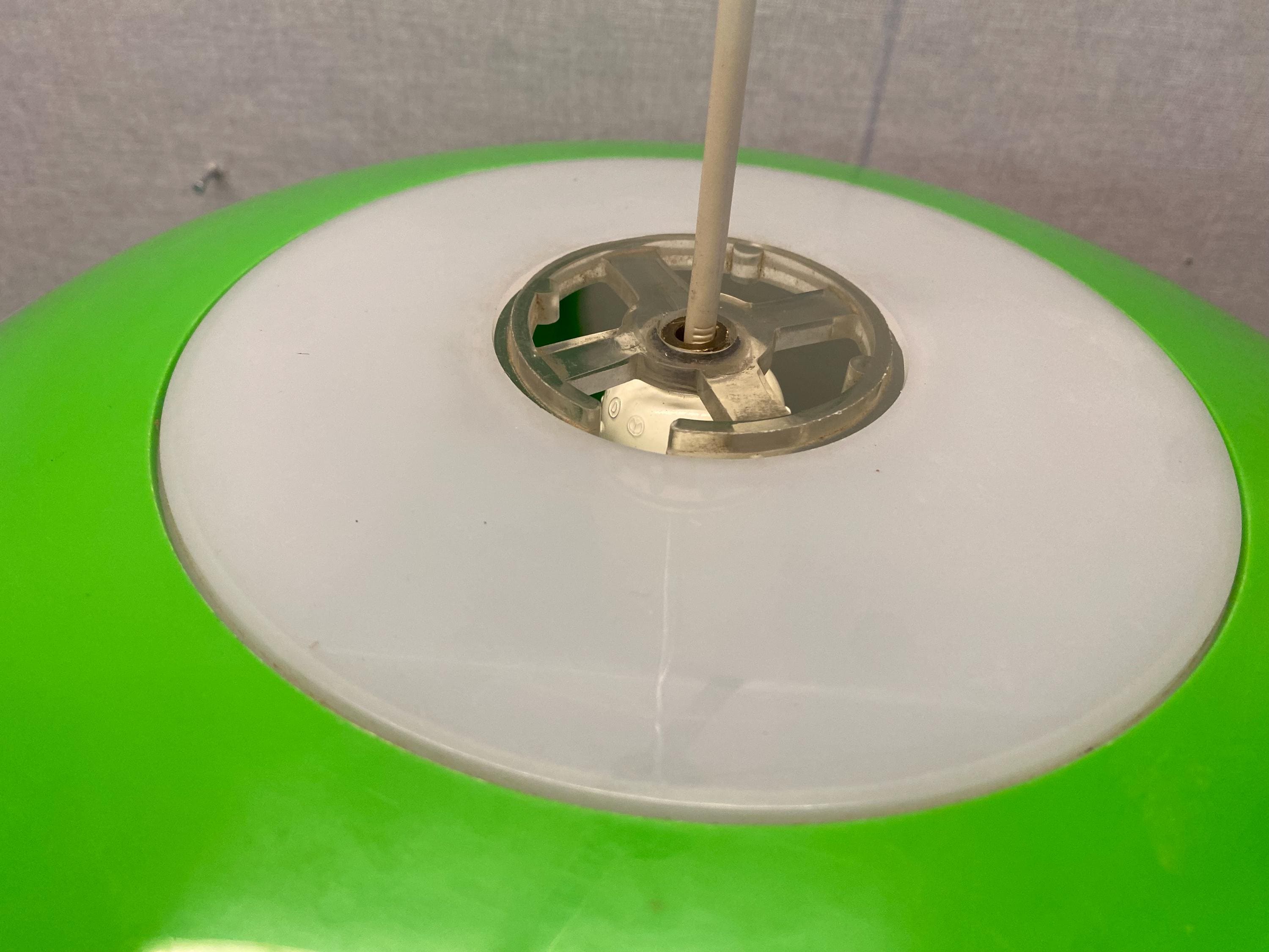 Vintage_Colani_Ufo_Ceiling_Lamp_in_green_Plastic_from_Massiv_Belgium_1970s