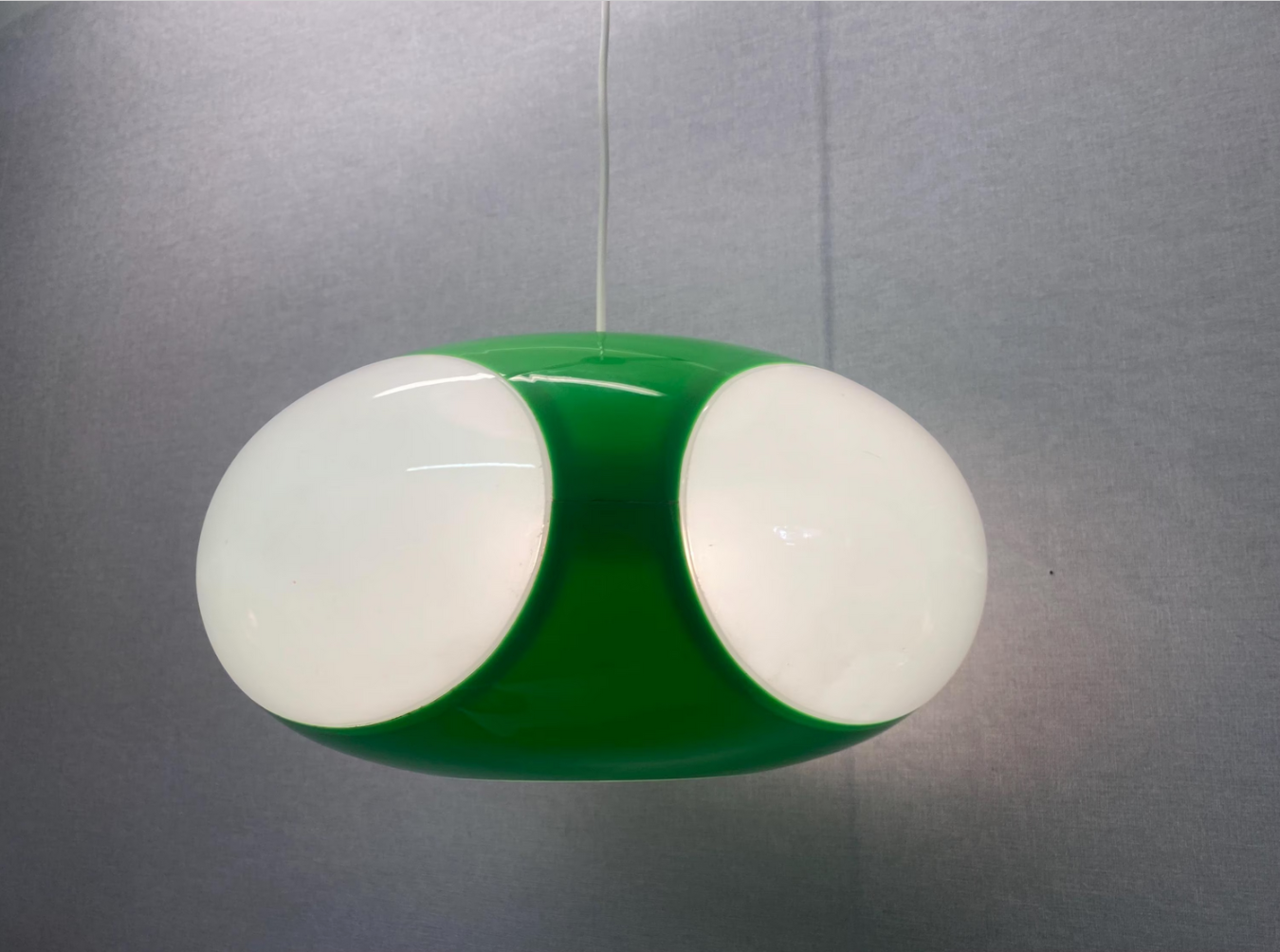 Vintage_Colani_Ufo_Ceiling_Lamp_in_green_Plastic_from_Massiv_Belgium_1970s