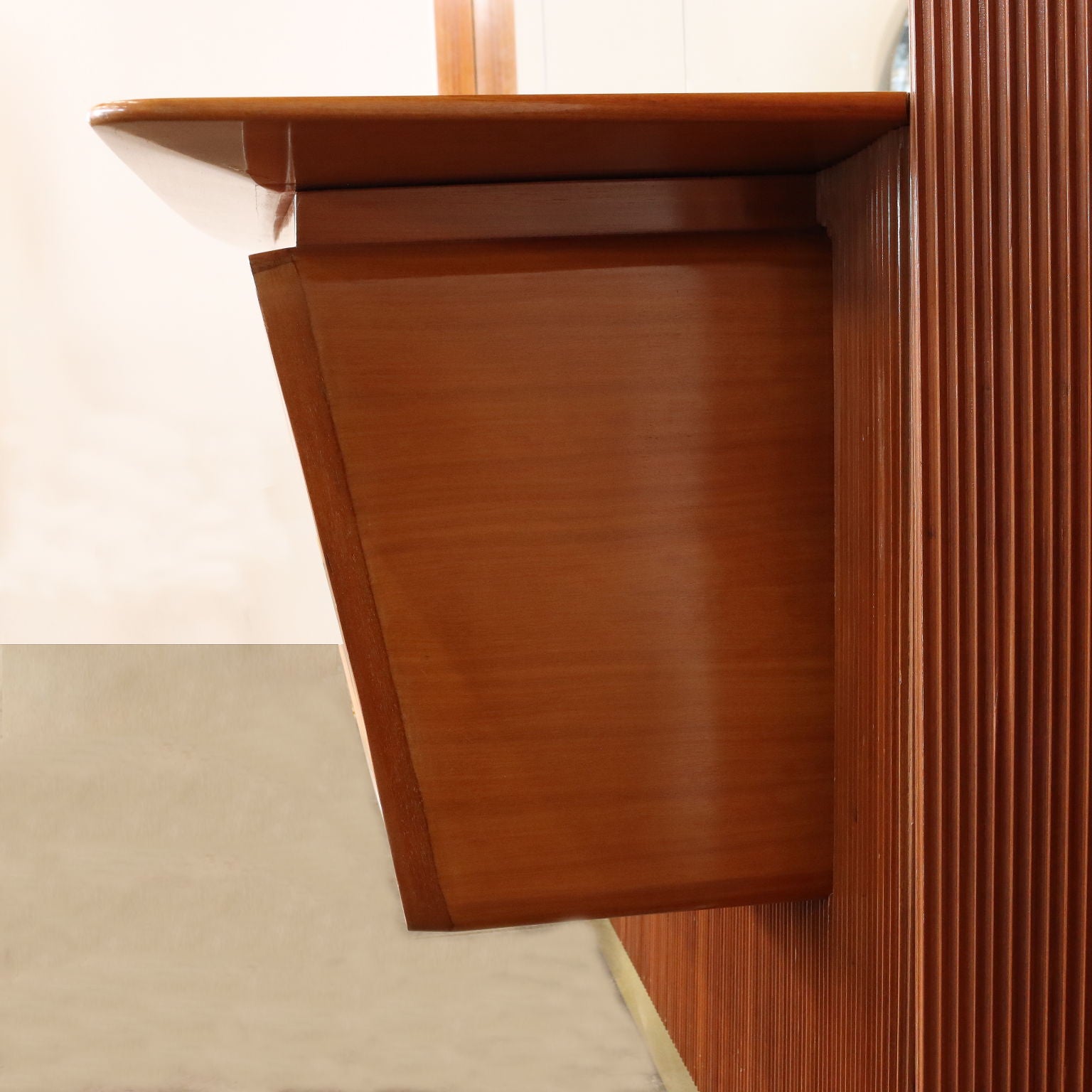 Vintage_Living_Room_Cabinet_Wood_Aluminium_1950s